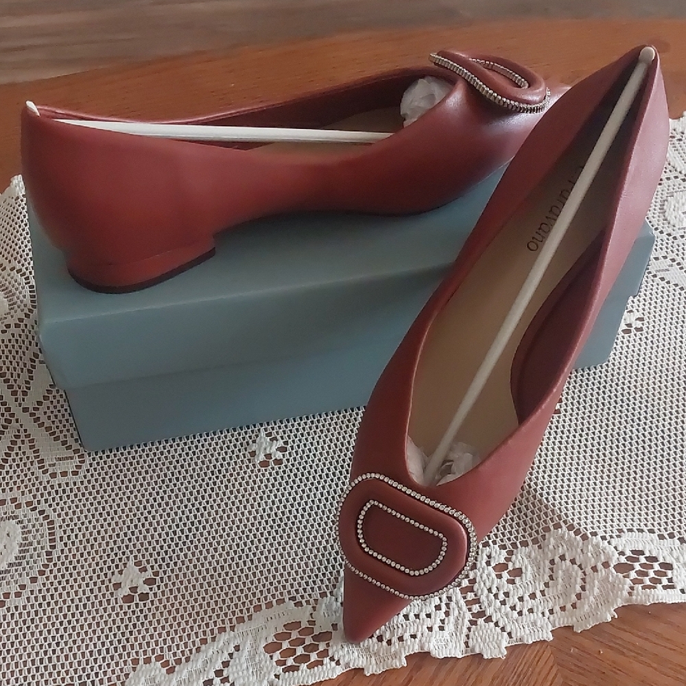 C. Paravano Rustic Red Clear Rhinestone Pointed Toe Flats Sz 38 7.5
